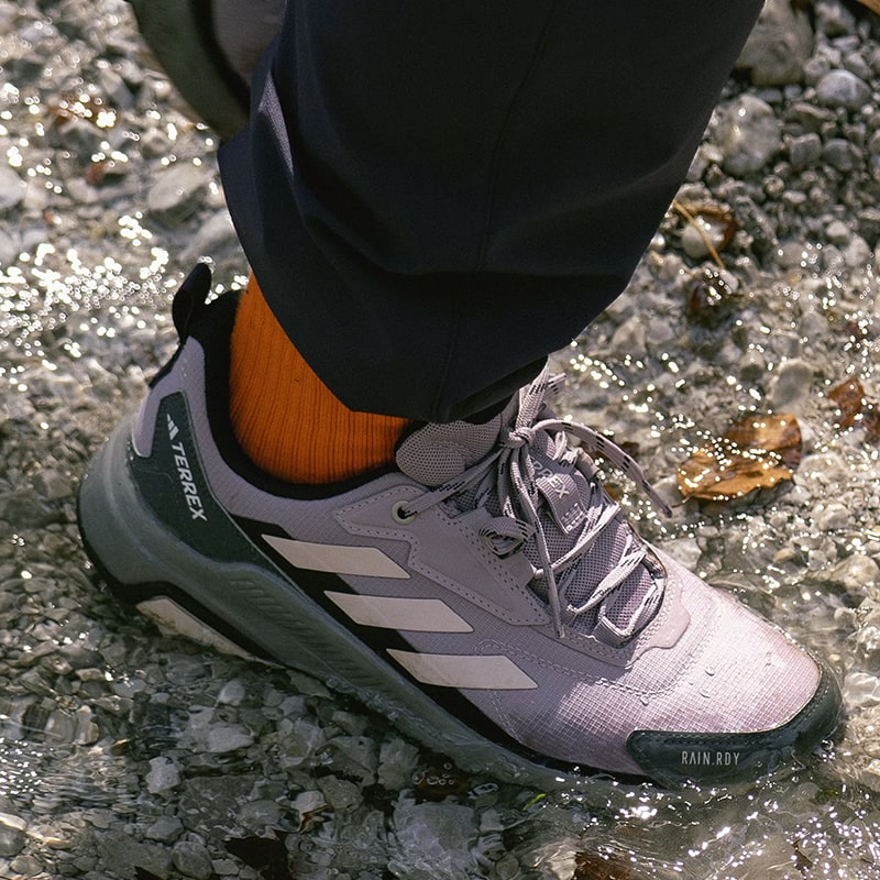 <center><b><br><big>adidas</center></b></br></big>