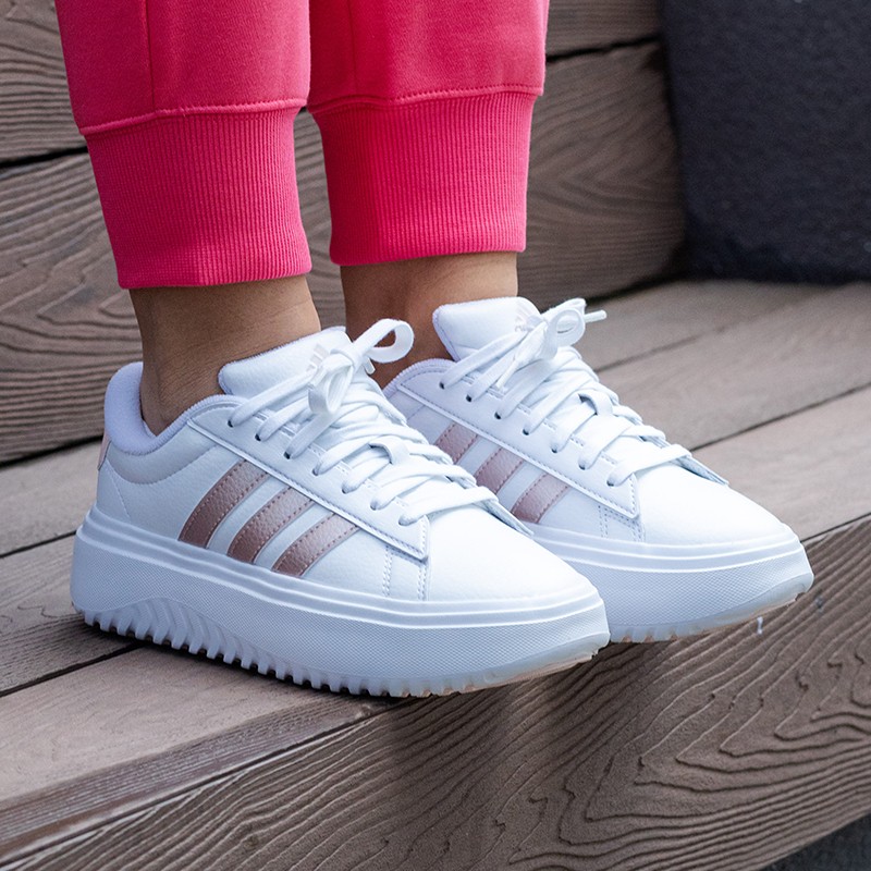 <center><b><br>adidas</center></b></br>