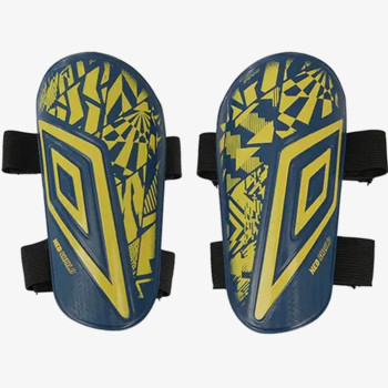 Umbro NEO SHIELD GUARD W/CALF STRAPS 
