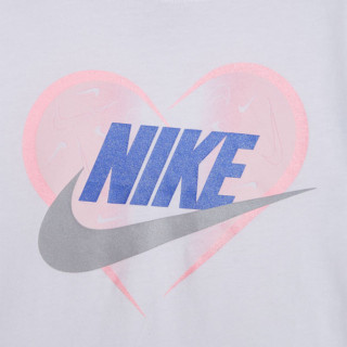 Nike NKG SEASONAL HEART TEE 