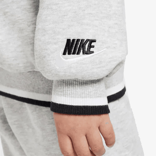 Nike NKB B NSW OUTSIDE T LINES FT C 