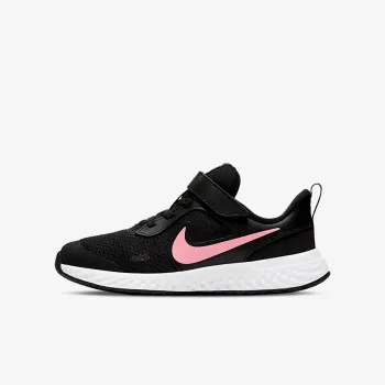 NIKE Revolution 5 