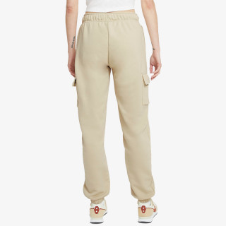 Nike Sportswear Essentials 