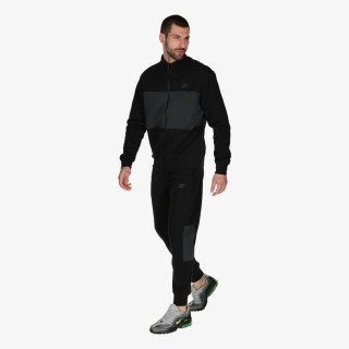 Nike Essential 