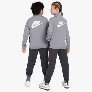 Nike Sportswear Club 