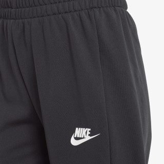 Nike Sportswear Club 