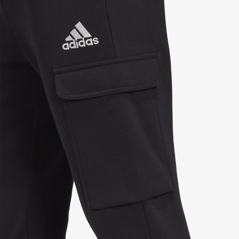 adidas ESSENTIALS 