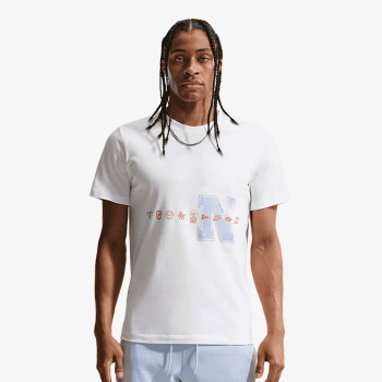 Nike U NSW TEE STD CELEBRATE BRAND 