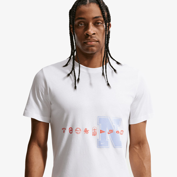 Nike U NSW TEE STD CELEBRATE BRAND 